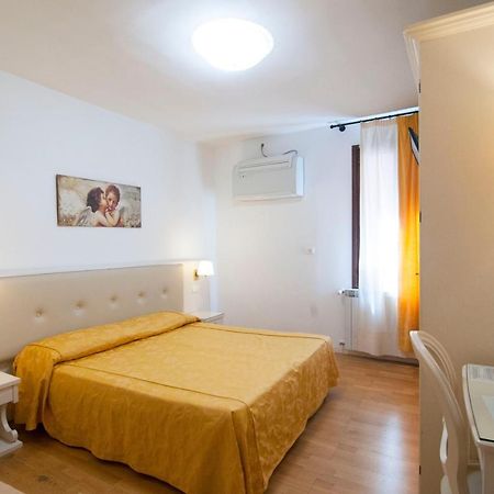 Albergo Ai Tolentini Wenecja Zewnętrze zdjęcie